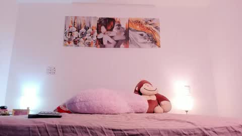 Snapshot of alissonroyce chatting on September 2025 01:40:02 AM Goddess  online show from September 2025 01:40:02 AM