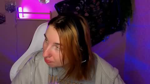 Snapshot of alisun_ chatting on September 2025 08:33:02 PM A L I C E online show from September 2025 08:33:02 PM