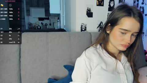 Snapshot of alivialovely chatting on November 2025 10:04:02 AM Alivia online show from November 2025 10:04:02 AM