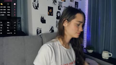 Snapshot of alivialovely chatting on November 2025 10:26:01 AM Alivia online show from November 2025 10:26:01 AM