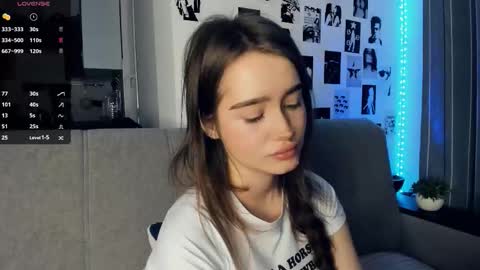 Snapshot of alivialovely chatting on November 2025 09:31:01 AM Alivia online show from November 2025 09:31:01 AM