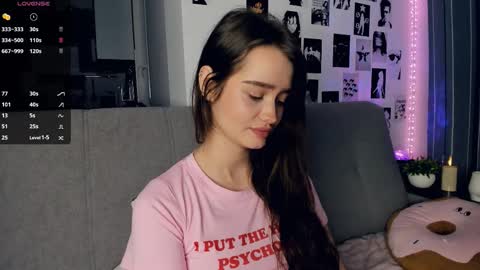 Snapshot of alivialovely chatting on November 2025 10:40:02 AM Alivia online show from November 2025 10:40:02 AM