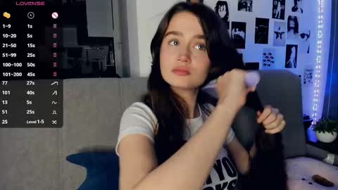 Snapshot of alivialovely chatting on December 2025 09:47:02 AM Alivia online show from December 2025 09:47:02 AM