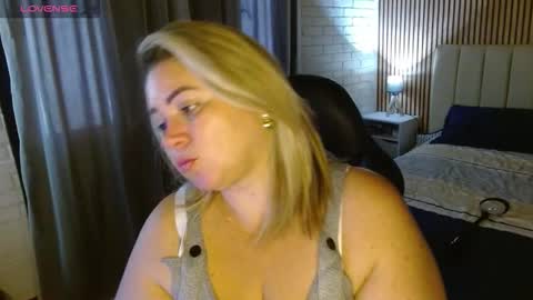 Snapshot of allegra_ferragamo chatting on December 2025 04:38:01 PM Ale online show from December 2025 04:38:01 PM