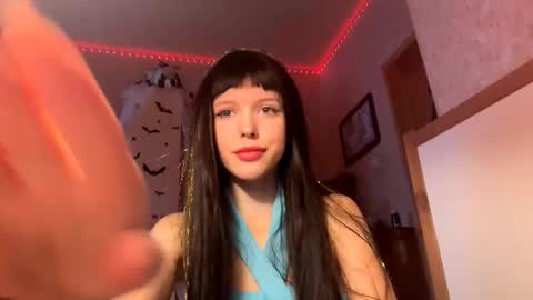 Lina online show from November 2025 09:33:02 AM