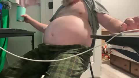 Allergictolove online show from November 2025 04:40:02 PM