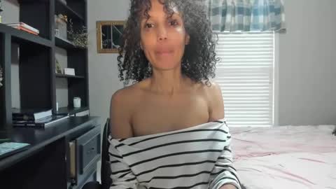 Snapshot of allgood4u chatting on February 2025 10:10:02 PM wishlist on bio online show from February 2025 10:10:02 PM