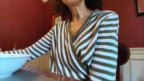 Snapshot of allgood4u chatting on November 2025 06:08:01 PM wishlist on bio online show from November 2025 06:08:01 PM