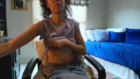 Snapshot of allgood4u chatting on November 2025 07:35:01 PM wishlist on bio online show from November 2025 07:35:01 PM