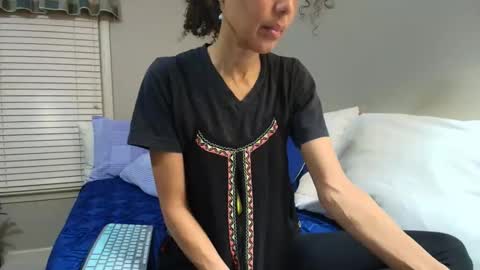 Snapshot of allgood4u chatting on November 2025 12:42:01 AM wishlist on bio online show from November 2025 12:42:01 AM