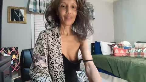 Snapshot of allgood4u chatting on December 2025 02:06:02 AM wishlist on bio online show from December 2025 02:06:02 AM