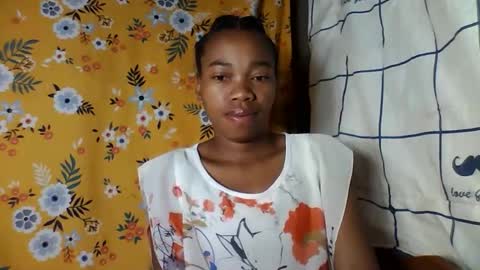 Snapshot of alliciax632770 chatting on December 2025 11:54:01 PM alliciax632770 online show from December 2025 11:54:01 PM