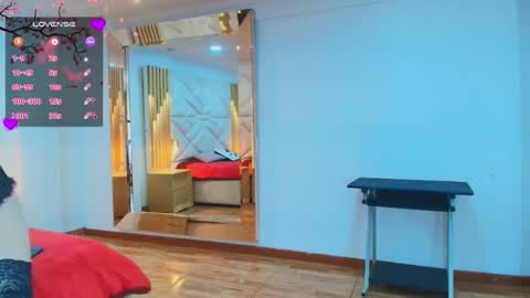 Snapshot of allie_pearl chatting on November 2025 12:06:01 PM Aliie online show from November 2025 12:06:01 PM