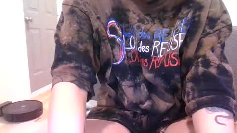 alliebearx online show from February 2025 06:01:02 PM