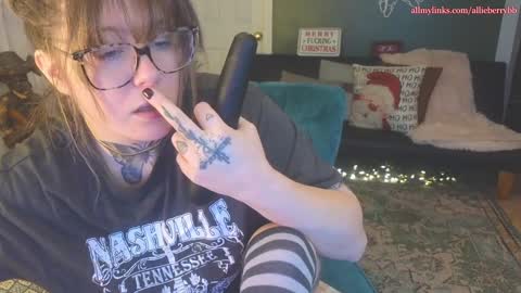 Snapshot of allieberrybb chatting on December 2024 02:44:01 PM bb online show from December 2024 02:44:01 PM