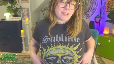 Snapshot of allieberrybb chatting on December 2024 02:25:02 PM bb online show from December 2024 02:25:02 PM