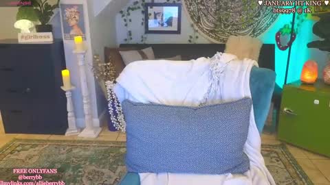 Snapshot of allieberrybb chatting on January 2025 10:24:02 AM bb online show from January 2025 10:24:02 AM