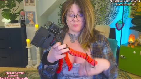 Snapshot of allieberrybb chatting on January 2025 02:29:02 AM bb online show from January 2025 02:29:02 AM