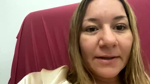 allisonlove2 online show from April 2026 07:10:01 PM