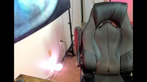 Snapshot of allisonmorganxx chatting on December 2024 12:59:02 AM Allison Morgan online show from December 2024 12:59:02 AM