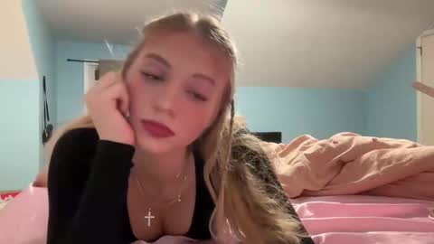 allisontaylorxo online show from October 2025 02:34:01 AM