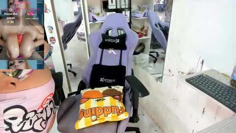 Snapshot of allsson_miller chatting on October 2025 07:38:01 PM allsson_miller online show from October 2025 07:38:01 PM