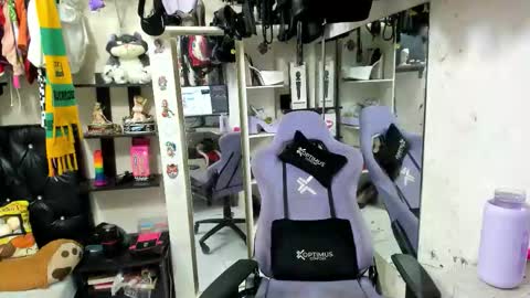 Snapshot of allsson_miller chatting on November 2025 10:10:02 PM allsson_miller online show from November 2025 10:10:02 PM