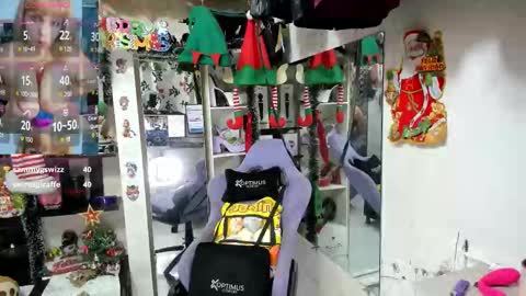 Snapshot of allsson_miller chatting on December 2025 01:48:02 AM allsson_miller online show from December 2025 01:48:02 AM