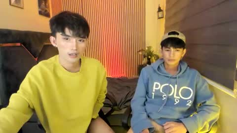 Snapshot of alluring_alpha chatting on October 2025 03:09:02 PM kim and josh online show from October 2025 03:09:02 PM