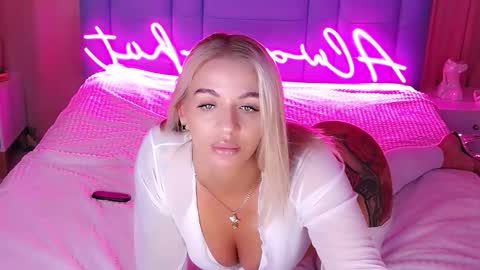 AlwaysHot online show from November 2025 02:43:02 AM