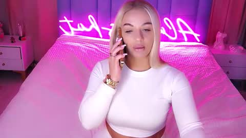 AlwaysHot online show from November 2025 02:32:02 AM