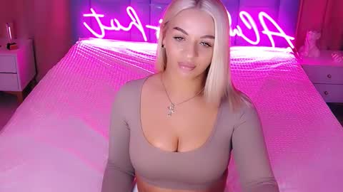 AlwaysHot online show from December 2025 02:19:01 AM