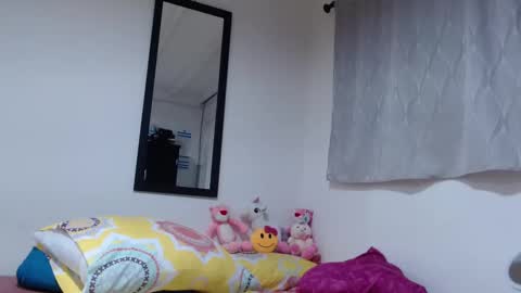 Allysonstonnes online show from November 2025 10:32:01 PM