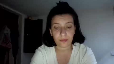 Snapshot of alma_amy chatting on March 2026 09:43:02 PM Alma online show from March 2026 09:43:02 PM