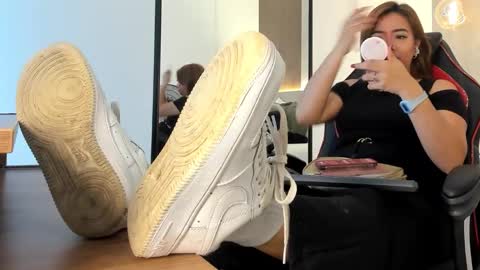 Snapshot of alma_fenix chatting on October 2025 12:50:01 PM ALMA FENIX online show from October 2025 12:50:01 PM