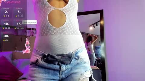 Snapshot of alma_rose_ chatting on May 2026 04:48:01 PM alma_rose_ online show from May 2026 04:48:01 PM