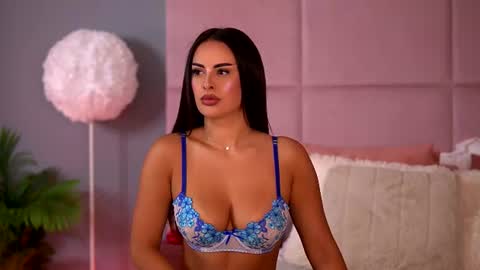 Emma online show from July 2026 04:19:01 AM