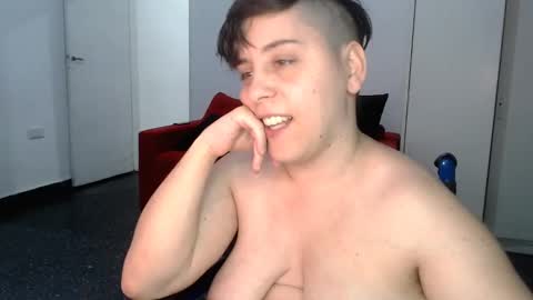 Snapshot of almondonwheels chatting on December 2024 12:15:02 AM Almond online show from December 2024 12:15:02 AM