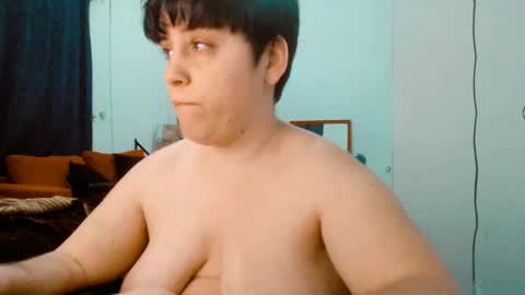 Snapshot of almondonwheels chatting on November 2025 09:57:02 PM Almond online show from November 2025 09:57:02 PM