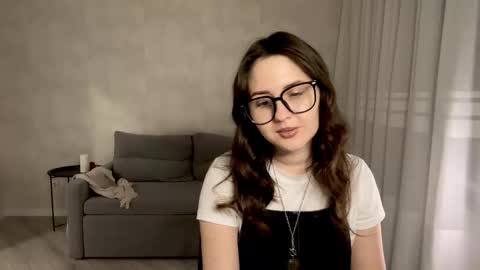 Anna online show from October 2025 08:47:01 PM