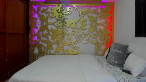 Snapshot of alogenotwink chatting on October 2025 10:41:01 AM STEPHAN online show from October 2025 10:41:01 AM