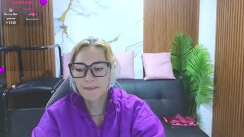 Snapshot of alonddra_tay chatting on July 2026 11:39:02 AM alonddra_tay online show from July 2026 11:39:02 AM