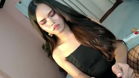 Snapshot of alove_too_last chatting on January 2025 06:04:01 PM LEXY online show from January 2025 06:04:01 PM