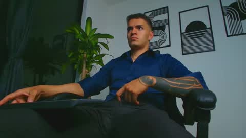 alpha_dominus_ online show from April 2026 04:29:01 AM