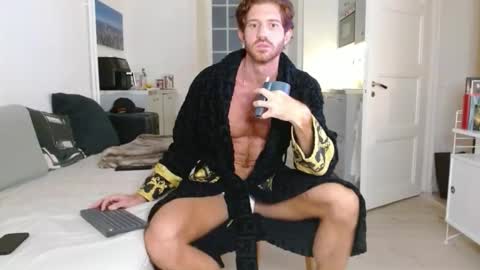 Snapshot of alphahung23 chatting on December 2025 04:11:02 AM alphahung23 online show from December 2025 04:11:02 AM