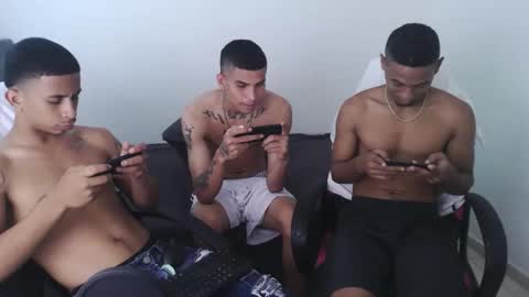 alphas_latins online show from May 2026 06:47:02 PM