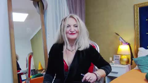 Alura Jenson online show from October 2025 06:50:02 PM