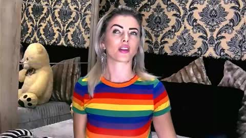 Snapshot of alyblonde chatting on January 2025 09:26:01 AM aly online show from January 2025 09:26:01 AM