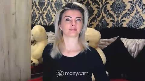 Snapshot of alyblonde chatting on January 2025 08:55:01 AM aly online show from January 2025 08:55:01 AM