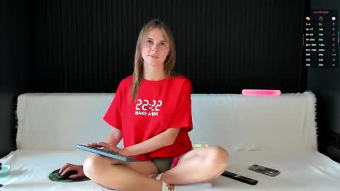 Snapshot of alyona_24 chatting on September 2025 01:05:01 PM Alena online show from September 2025 01:05:01 PM